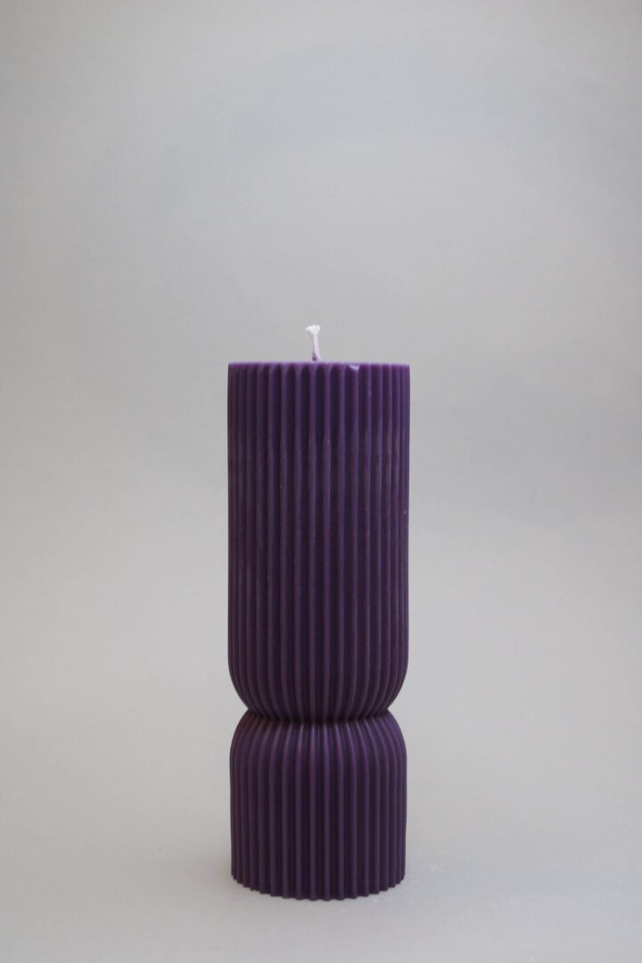 svece ar smalku rievojumu bloom violeta l